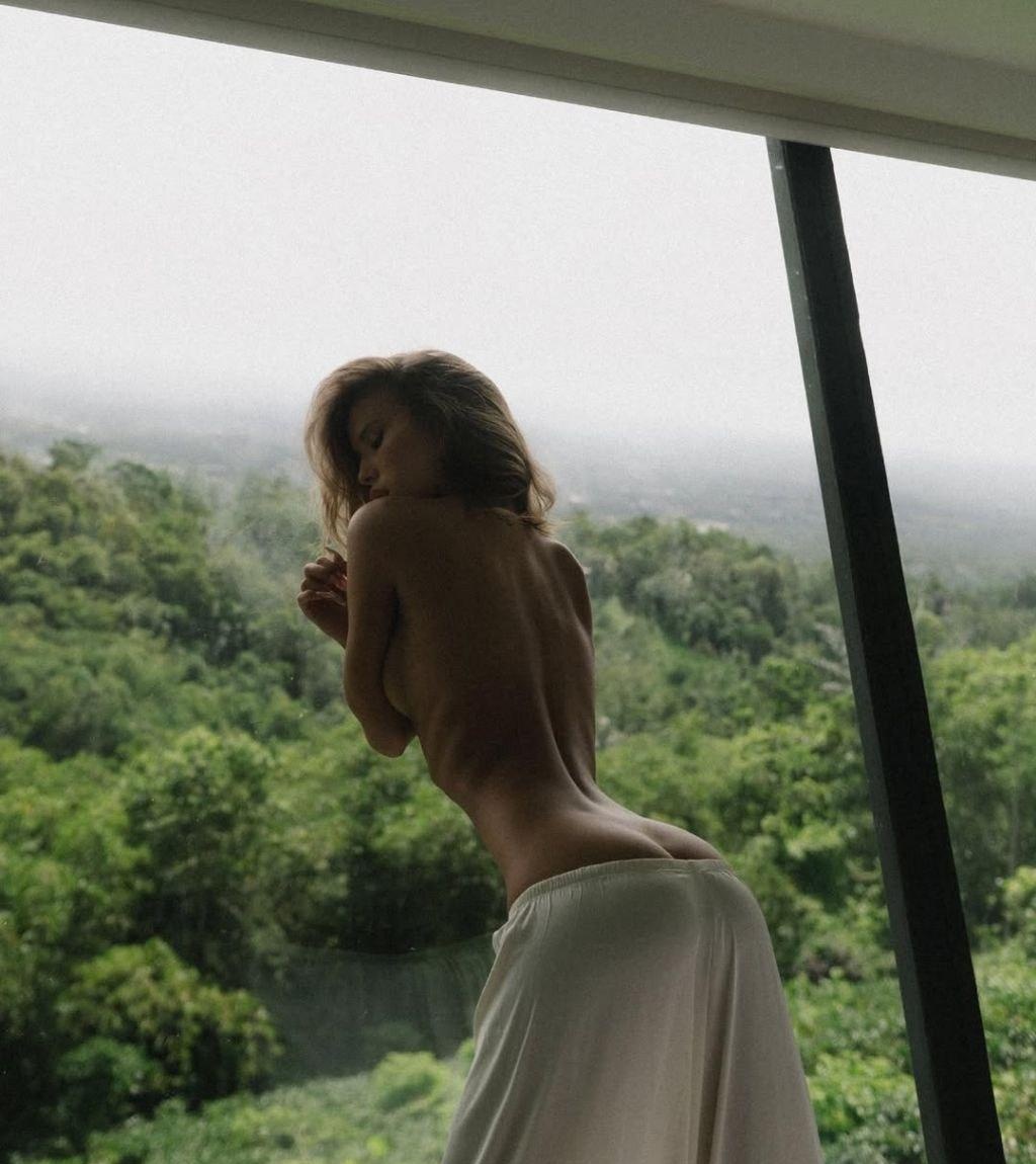 Карина привлекальеная девушка из Сергач цена от 7000 руб